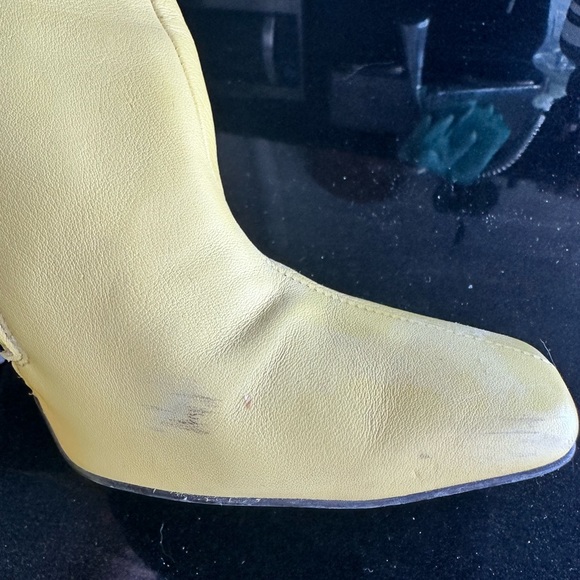 L’Intervalle yellow heeled bootie - Picture 4 of 4
